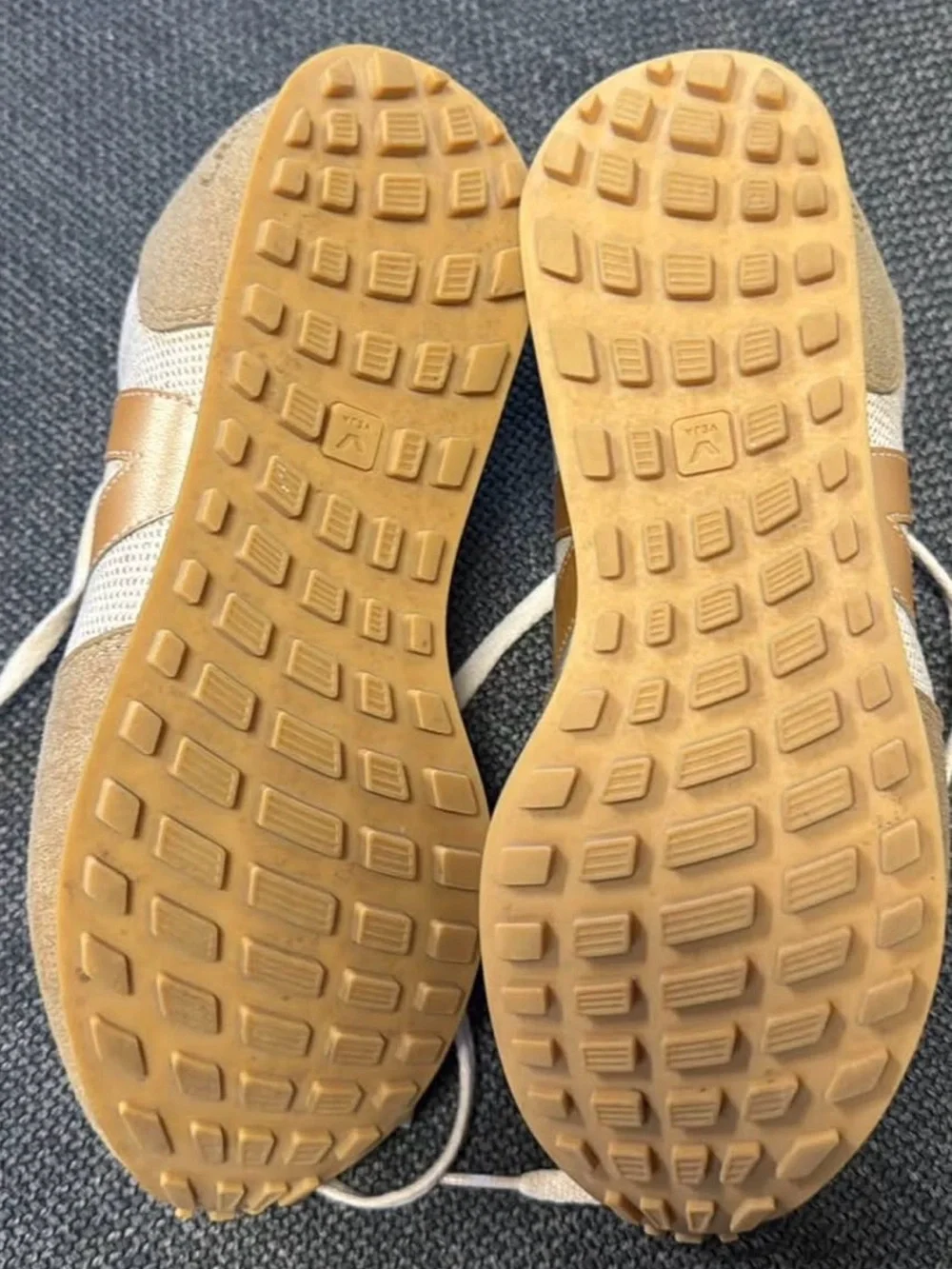 Veja Women’s Sneakers Size 10